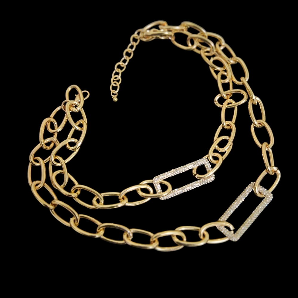 Elegant Gold Necklace with Silver Detailing